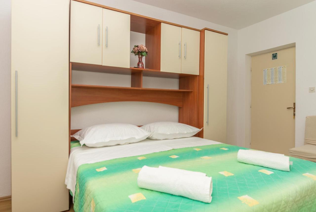 Apartments Dalmato Makarska Bagian luar foto