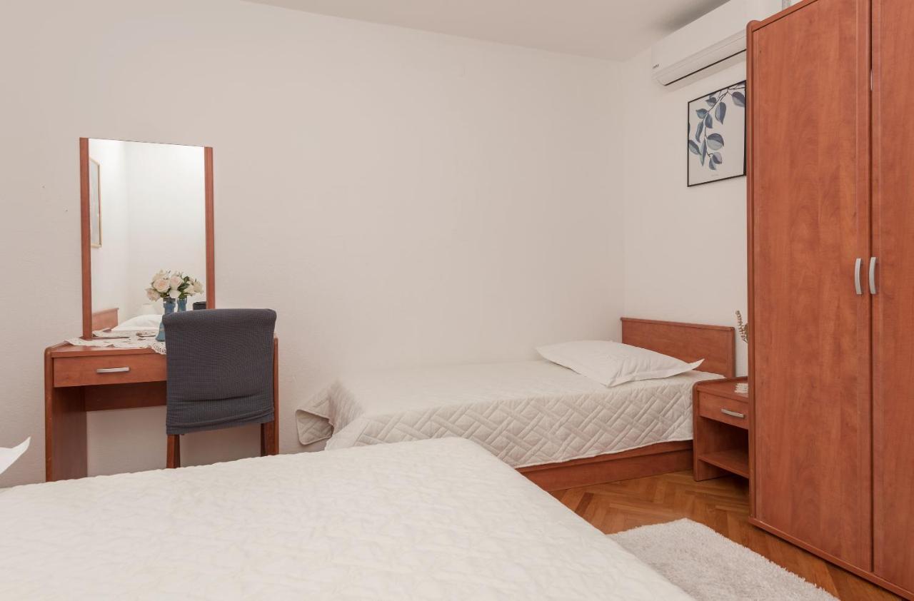 Apartments Dalmato Makarska Bagian luar foto