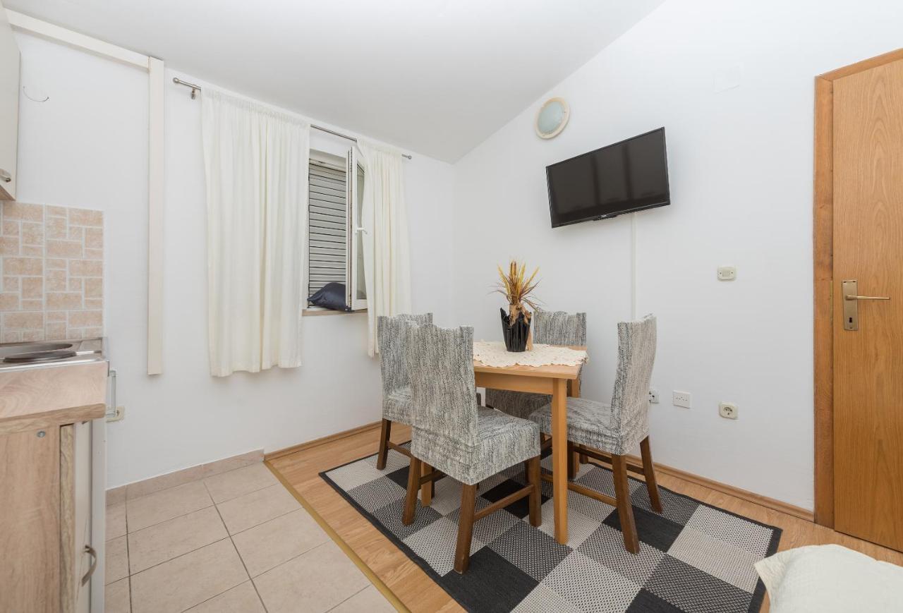 Apartments Dalmato Makarska Bagian luar foto