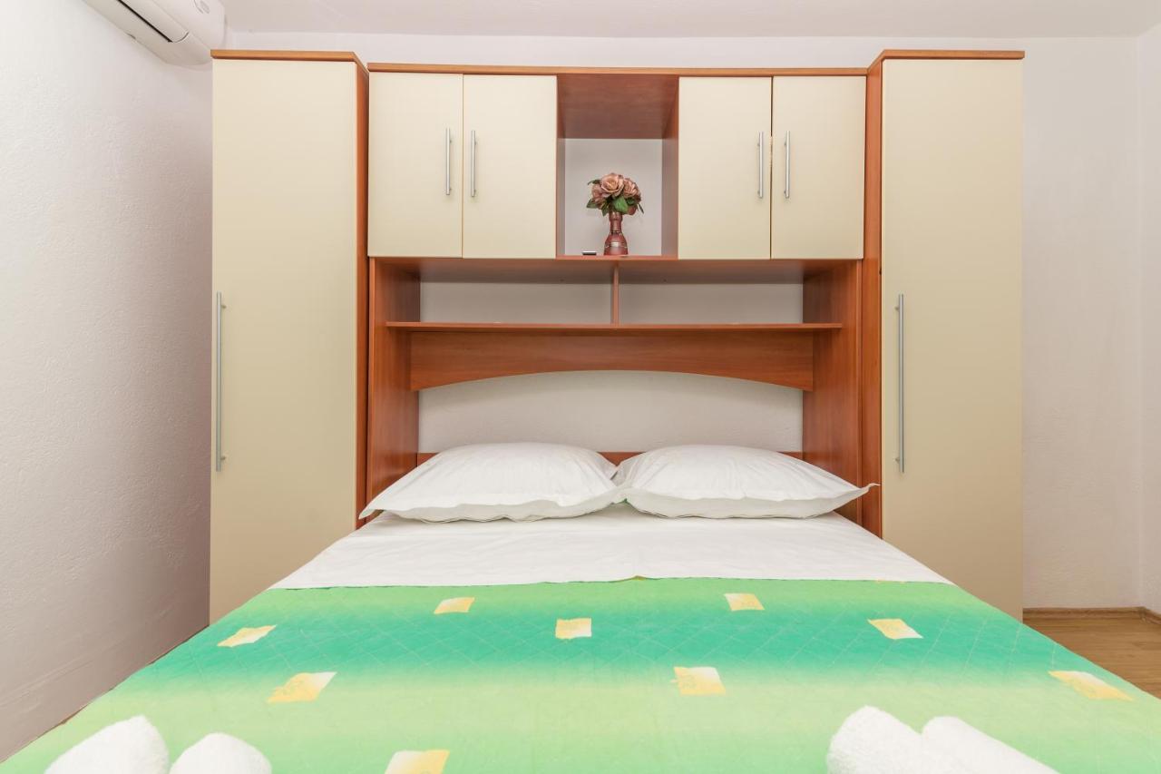 Apartments Dalmato Makarska Bagian luar foto