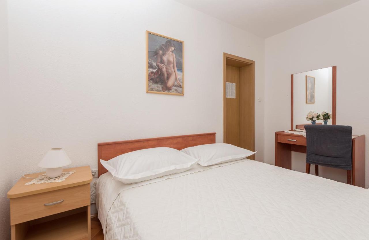 Apartments Dalmato Makarska Bagian luar foto