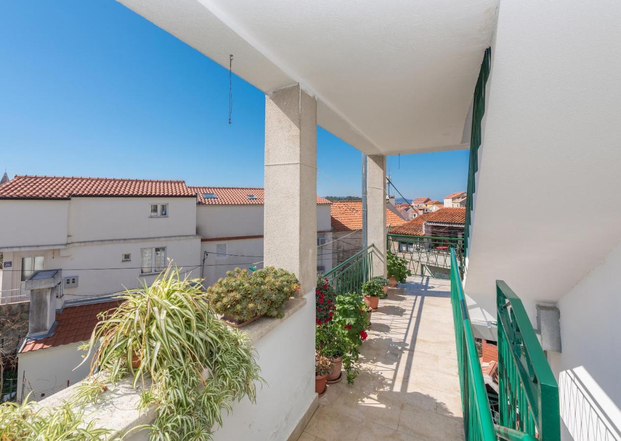 Apartments Dalmato Makarska Bagian luar foto
