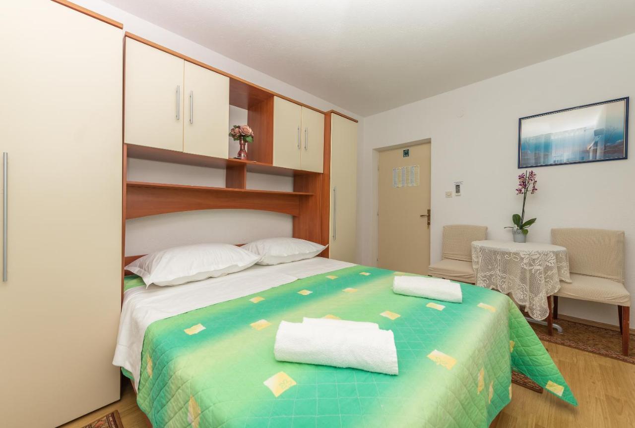 Apartments Dalmato Makarska Bagian luar foto