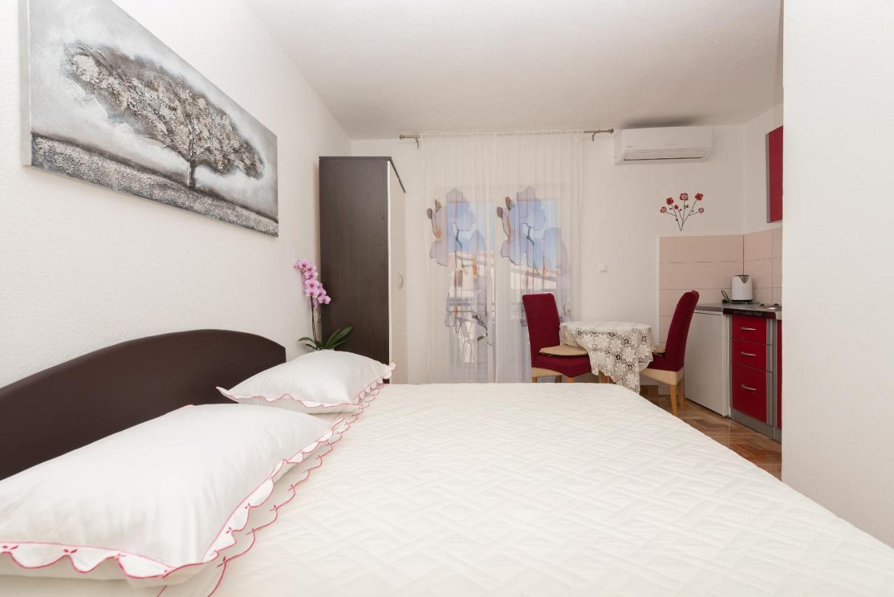 Apartments Dalmato Makarska Bagian luar foto