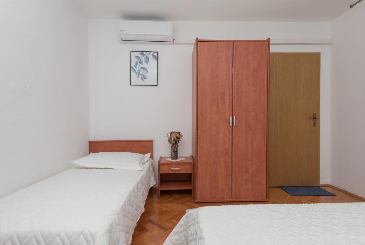 Apartments Dalmato Makarska Bagian luar foto