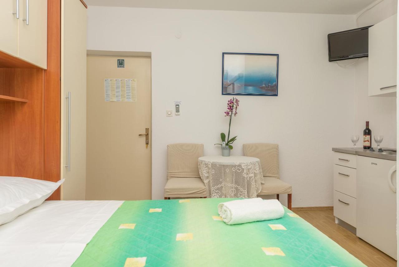 Apartments Dalmato Makarska Bagian luar foto