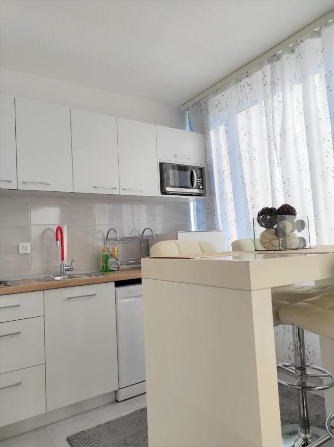 Apartments Dalmato Makarska Bagian luar foto